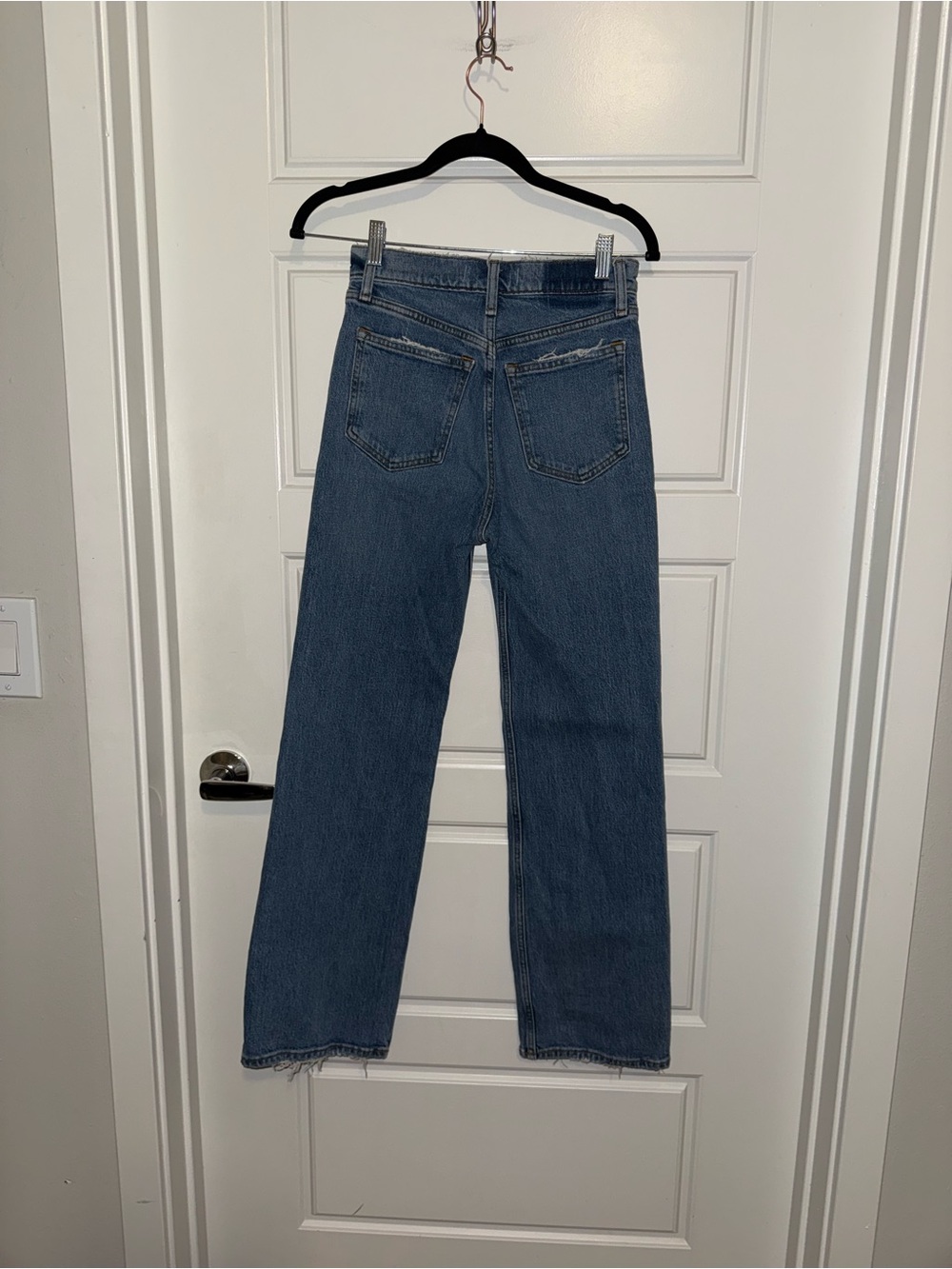 Abercrombie High Rise 90’s Relaxed Jean in Medium - Picture 4 of 4